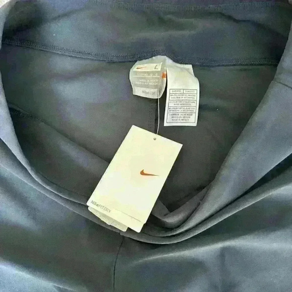 Nike Cropped  Leggings - Picture 2 of 4